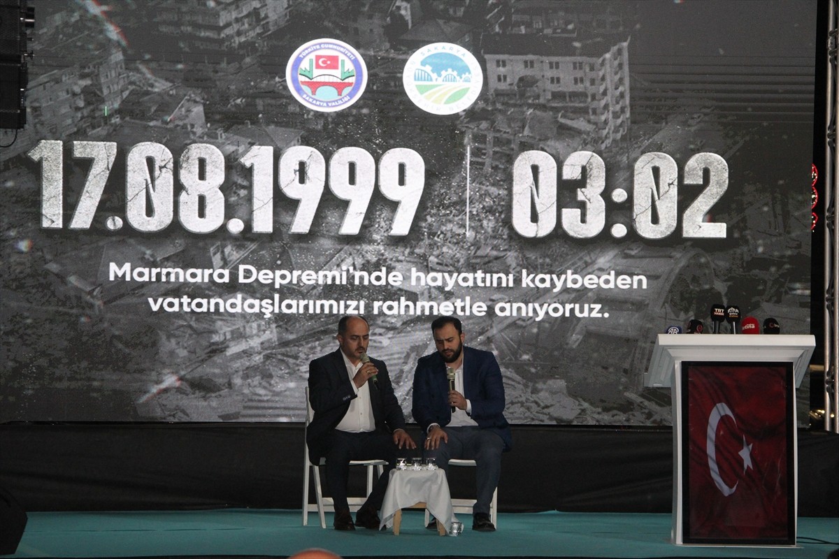 Sakarya'da 17 Ağustos 1999 Marmara Depremi'nde hayatını kaybedenler için anma programı...