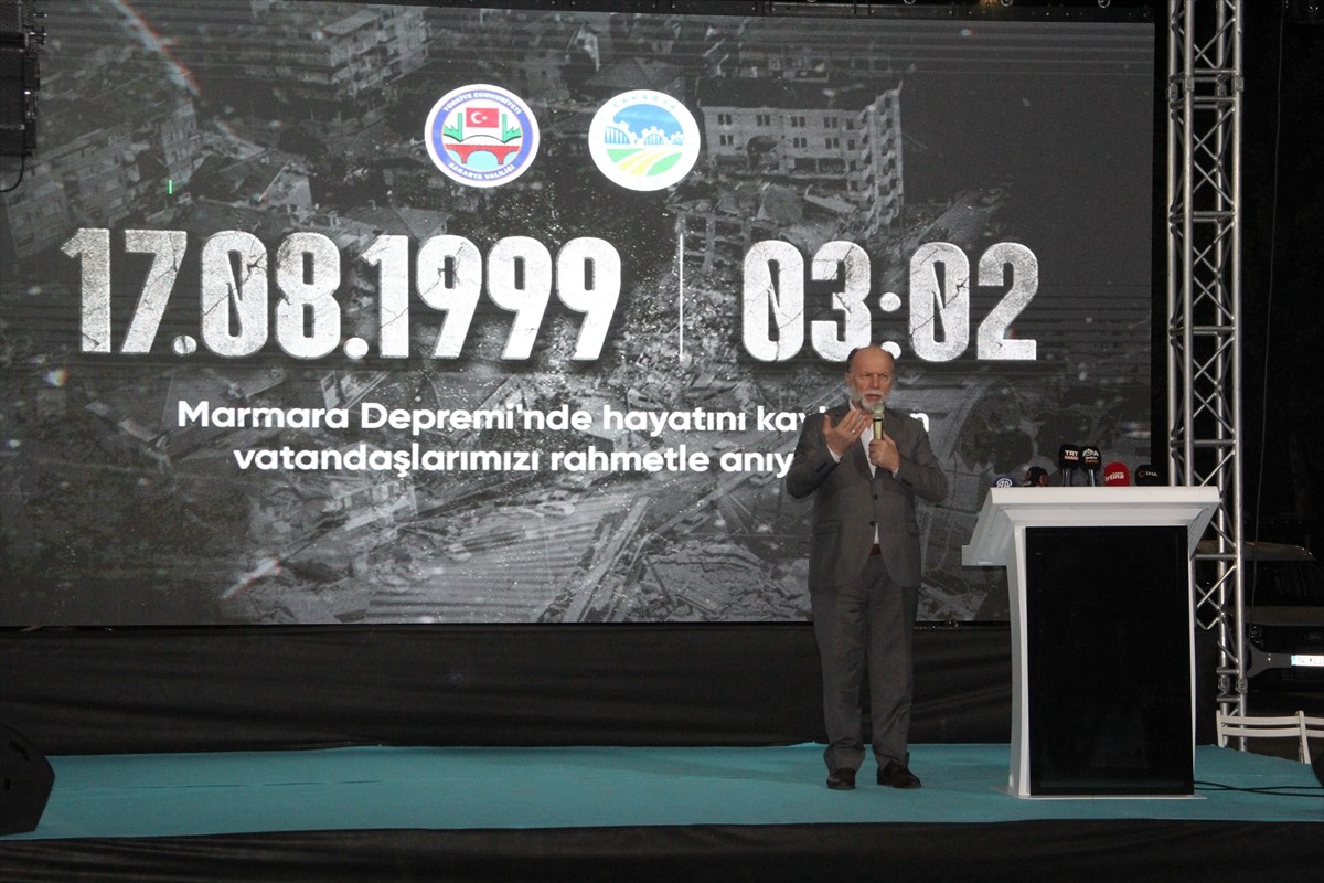 Sakarya'da 17 Ağustos 1999 Marmara Depremi'nde hayatını kaybedenler için anma programı...