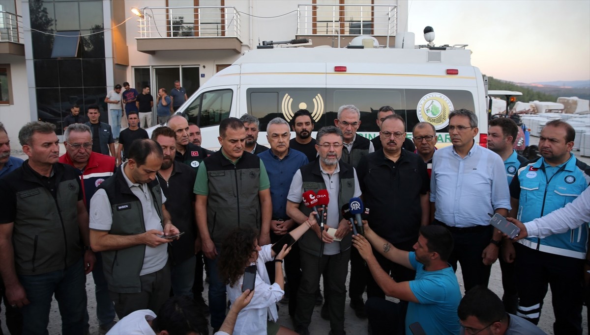 Tarım ve Orman Bakanı İbrahim Yumaklı, Aydın'ın Bozdoğan ilçesinde Örmepınar Mahallesi yakınındaki...