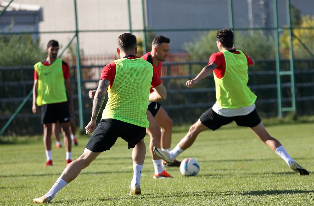 Trendyol 1. Lig ekiplerinden Ahlatcı Çorum FK, bu yıl iyi futbol oynayan, mücadele gücü yüksek bir...