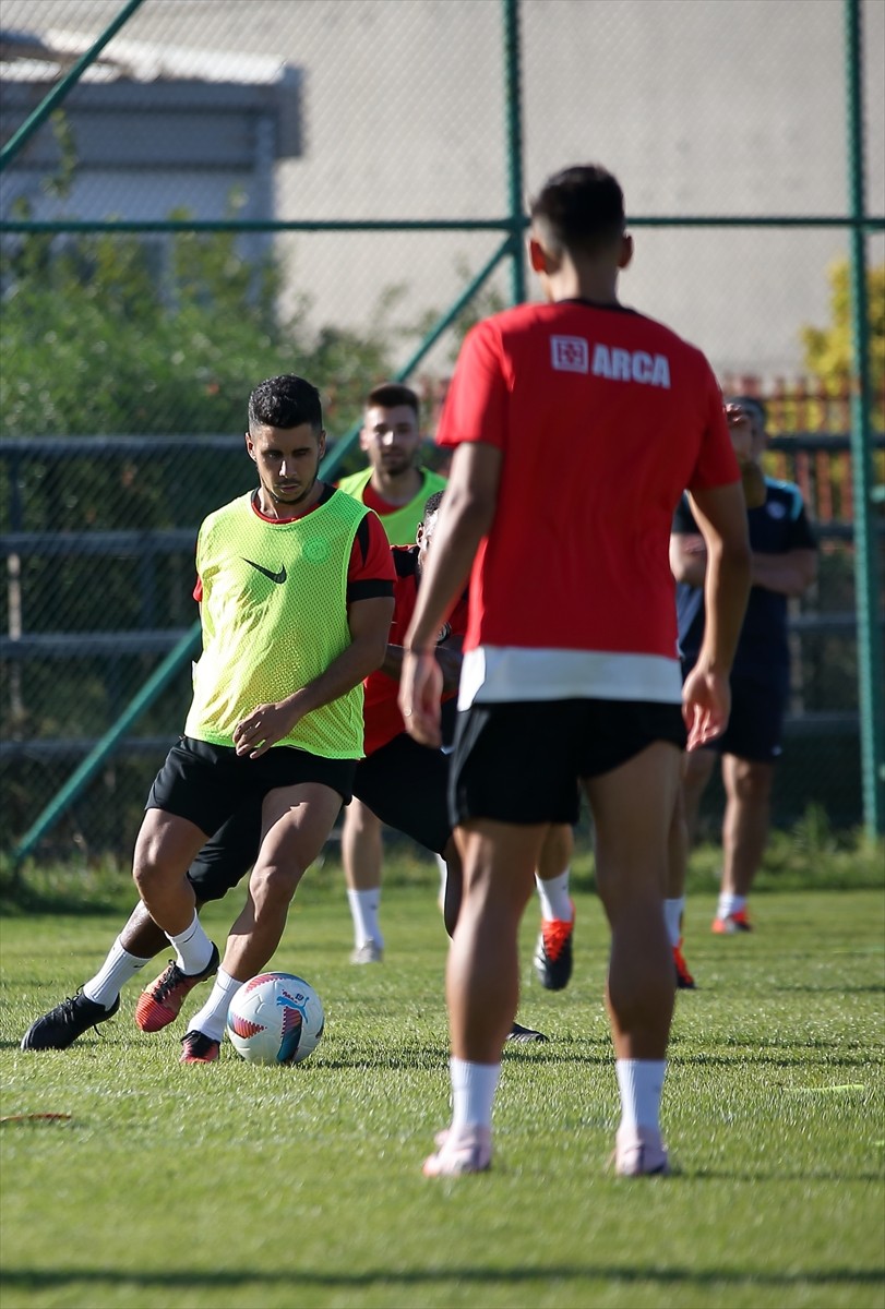 Trendyol 1. Lig ekiplerinden Ahlatcı Çorum FK, bu yıl iyi futbol oynayan, mücadele gücü yüksek bir...