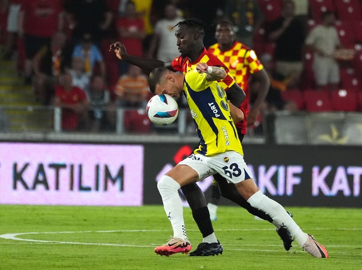 Trendyol Süper Lig’in 2. haftasında Göztepe ile Fenerbahçe, Gürsel Aksel Stadı’nda karşılaştı. Bir...