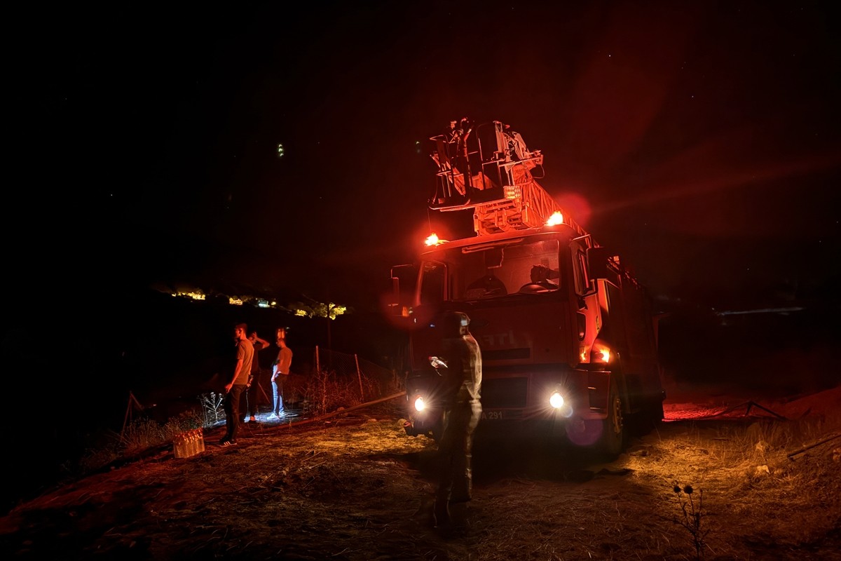 Tunceli'de ormanlık alanda çıkan yangın ekiplerin müdahalesiyle söndürüldü. 