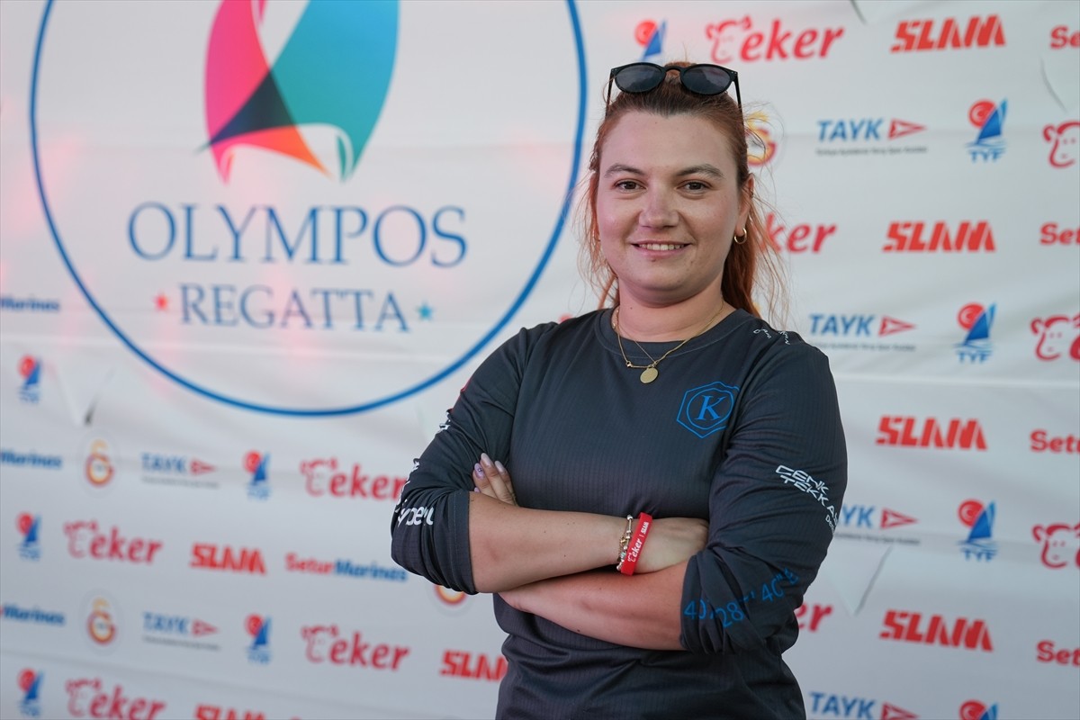 12. Türkiye Açıkdeniz Yarış Spor Kulübü (TAYK) Slam-Eker Olympos Regatta Yelken Festivali'nin ödül...