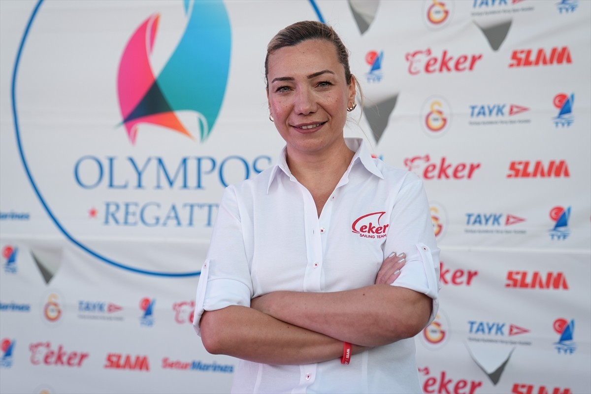 12. Türkiye Açıkdeniz Yarış Spor Kulübü (TAYK) Slam-Eker Olympos Regatta Yelken Festivali'nin ödül...