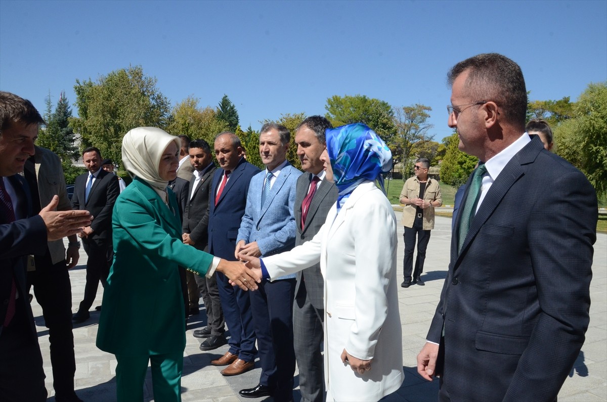 Aile ve Sosyal Hizmetler Bakanı Mahinur Özdemir Göktaş, Karaman'da AK Parti Genişletilmiş İl...