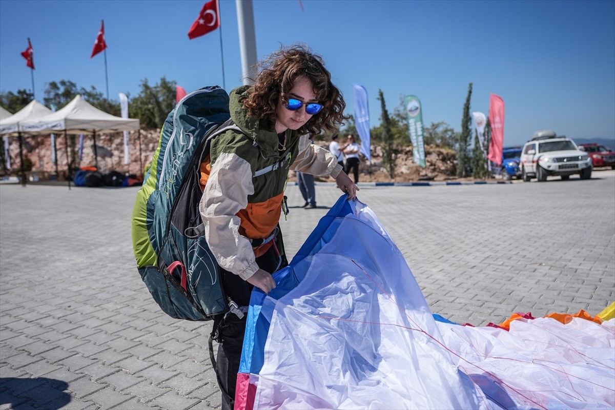 Artvin Vali Yardımcısı Dilara Şenoğlu, Bilecik Valiliği koordinasyonunda düzenlenen "Take Off...