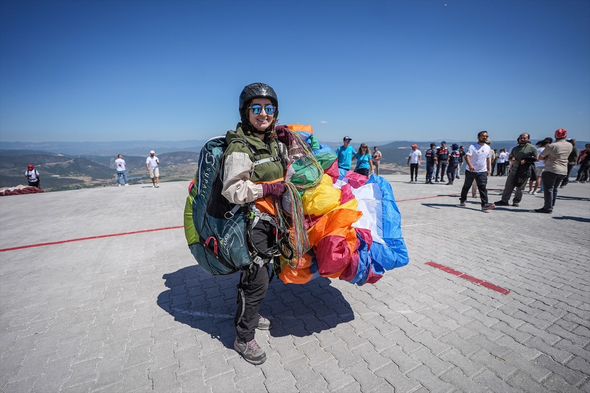 Artvin Vali Yardımcısı Dilara Şenoğlu, Bilecik Valiliği koordinasyonunda düzenlenen "Take Off...