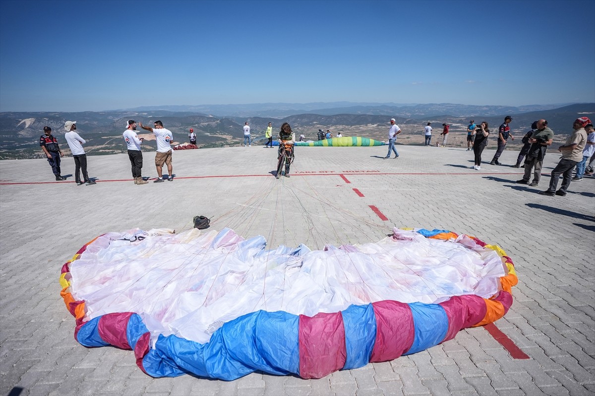 Artvin Vali Yardımcısı Dilara Şenoğlu, Bilecik Valiliği koordinasyonunda düzenlenen "Take Off...