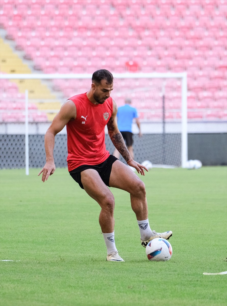 Atakaş Hatayspor, Trendyol Süper Lig'in 2. haftasında Kasımpaşa ile yapacağı maçın hazırlıklarını...