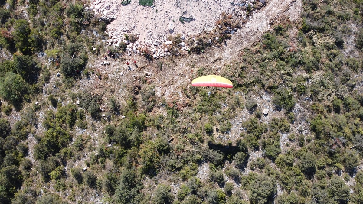 Bilecik'in Gölpazarı ilçesinde, Valilik koordinasyonunda organize edilen "Take Off Bilecik" yamaç...