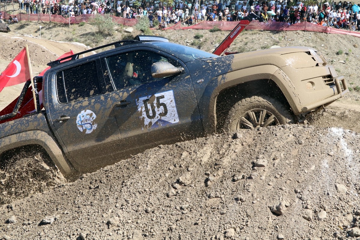 Çankırı'da 3. Uluslararası Tuz Festivali kapsamında ATV, motokros ve offroad gösterisi...