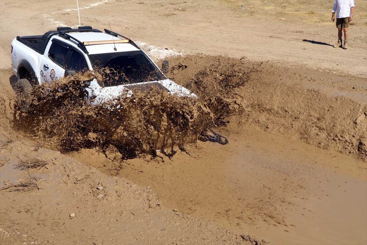 Çankırı'da 3. Uluslararası Tuz Festivali kapsamında ATV, motokros ve offroad gösterisi...