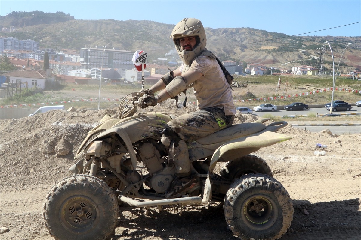 Çankırı'da 3. Uluslararası Tuz Festivali kapsamında ATV, motokros ve offroad gösterisi...