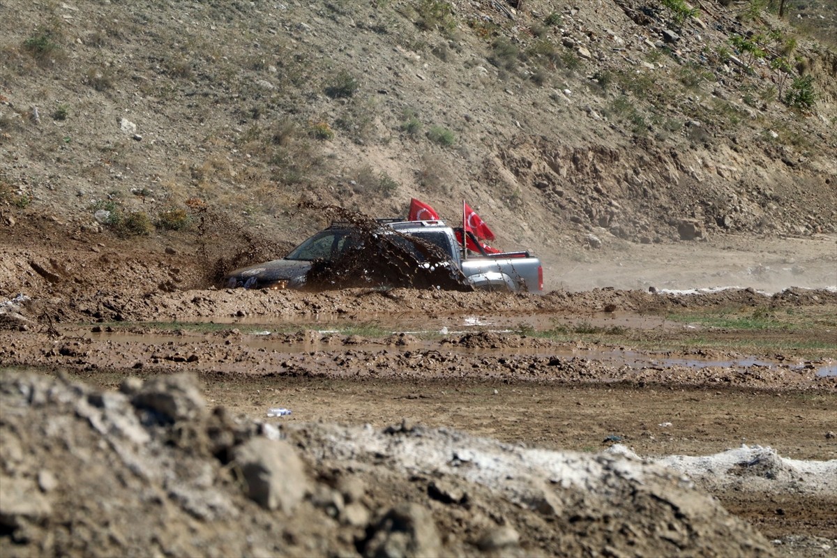 Çankırı'da 3. Uluslararası Tuz Festivali kapsamında ATV, motokros ve offroad gösterisi...