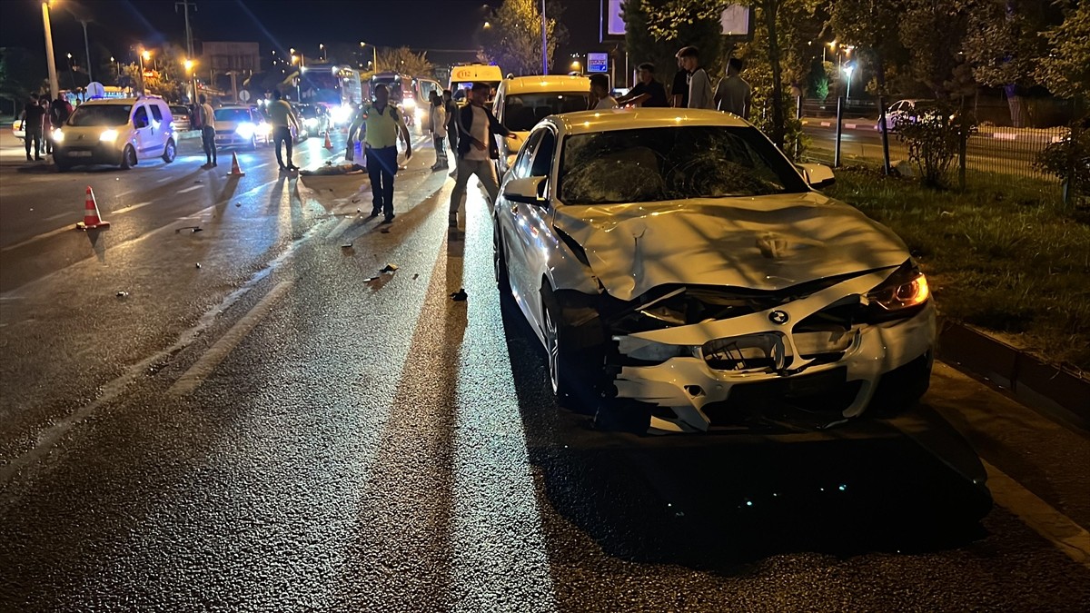 Kütahya'da otomobilin çarpması sonucu 2 kız kardeş hayatını kaybetti.