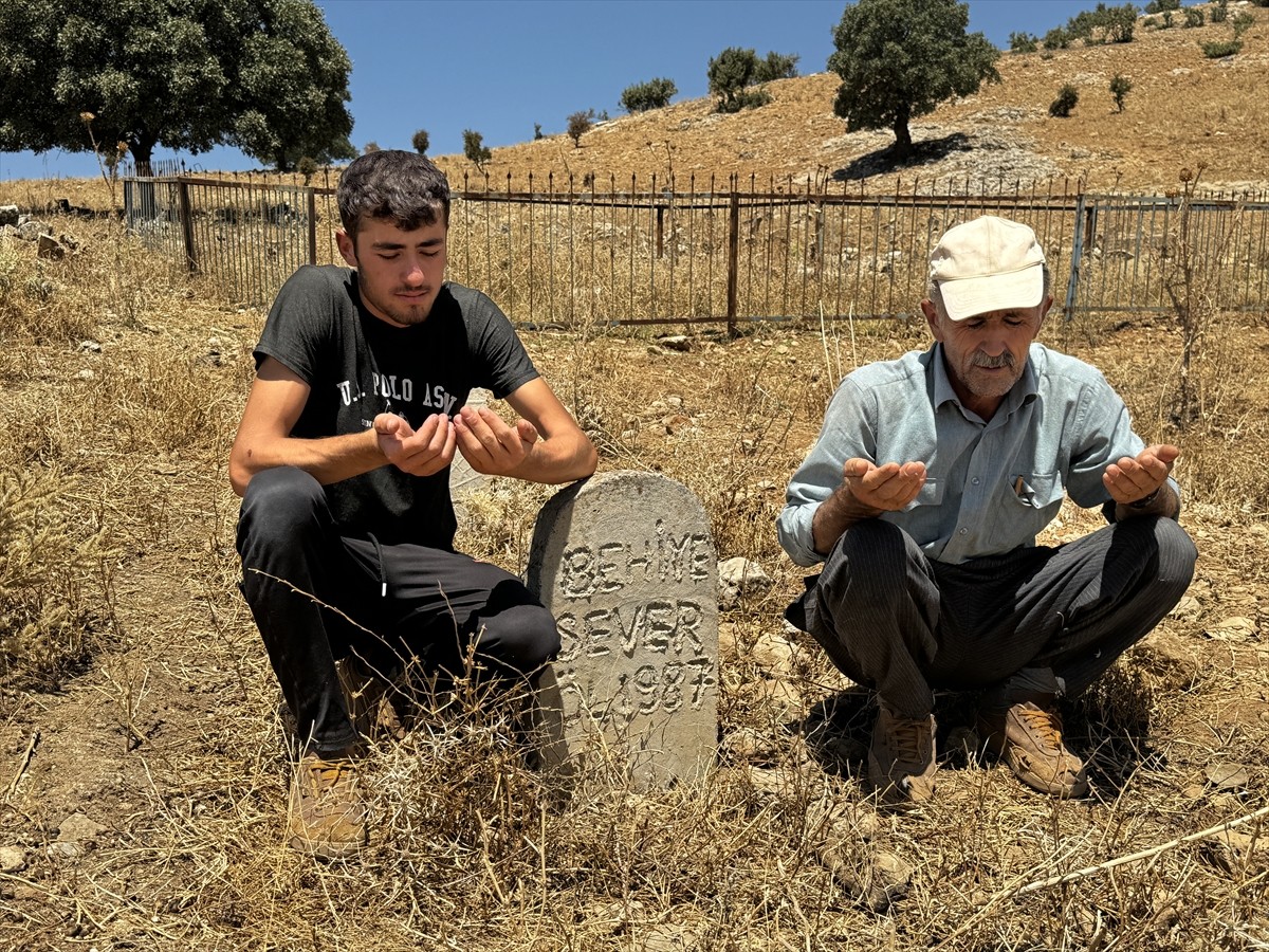 Siirt'in Eruh ilçesinde terör örgütü PKK tarafından 37 yıl önce gerçekleştirilen, 27 kişinin...