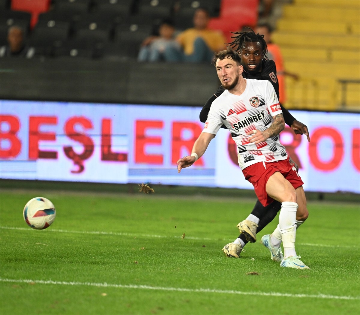 Trendyol Süper Lig’in 2. haftasında Gaziantep FK ile Samsunspor, Gaziantep Büyükşehir Stadı’nda...