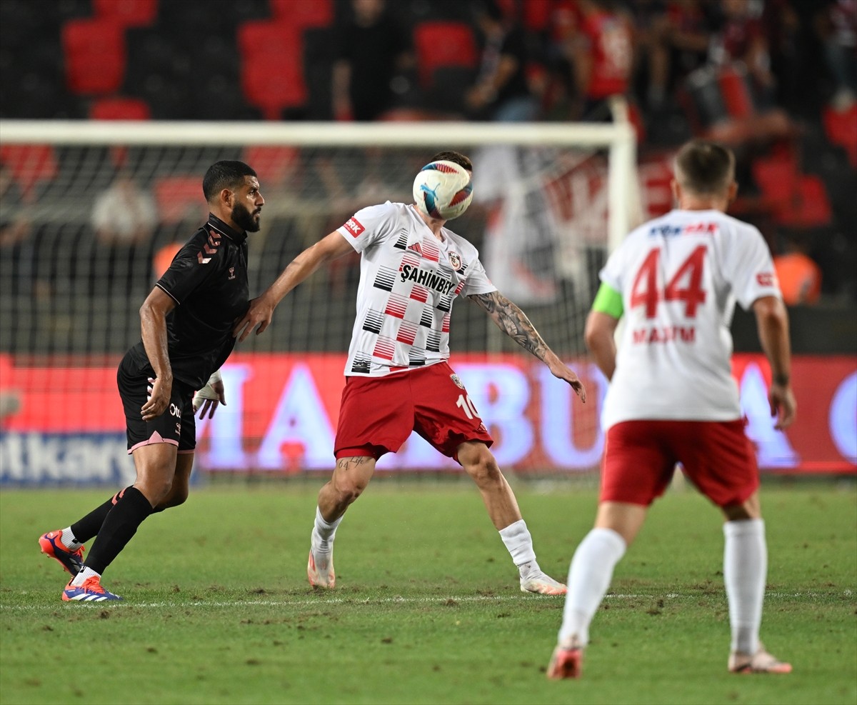 Trendyol Süper Lig’in 2. haftasında Gaziantep FK ile Samsunspor, Gaziantep Büyükşehir Stadı’nda...