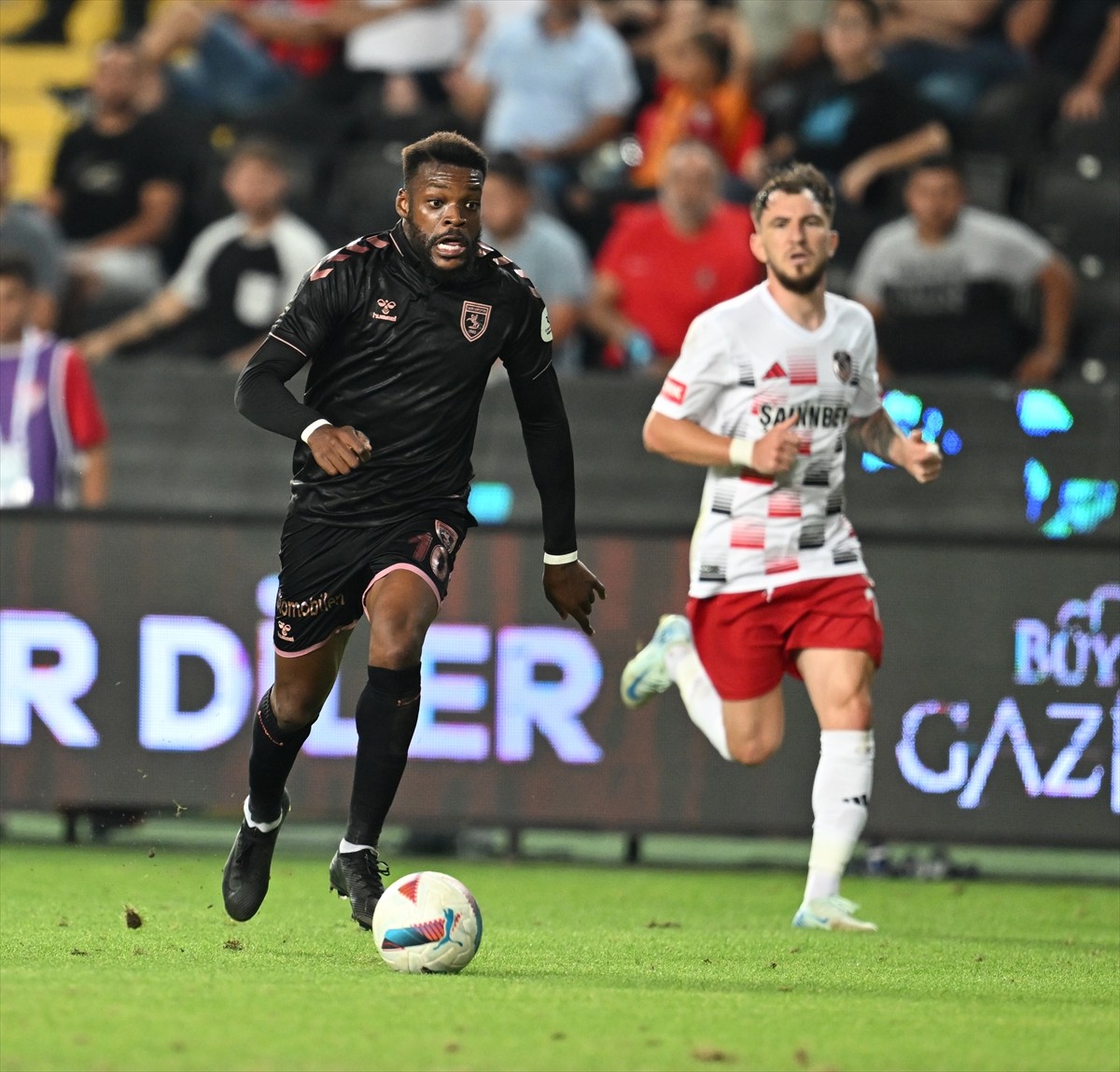 Trendyol Süper Lig’in 2. haftasında Gaziantep FK ile Samsunspor, Gaziantep Büyükşehir Stadı’nda...