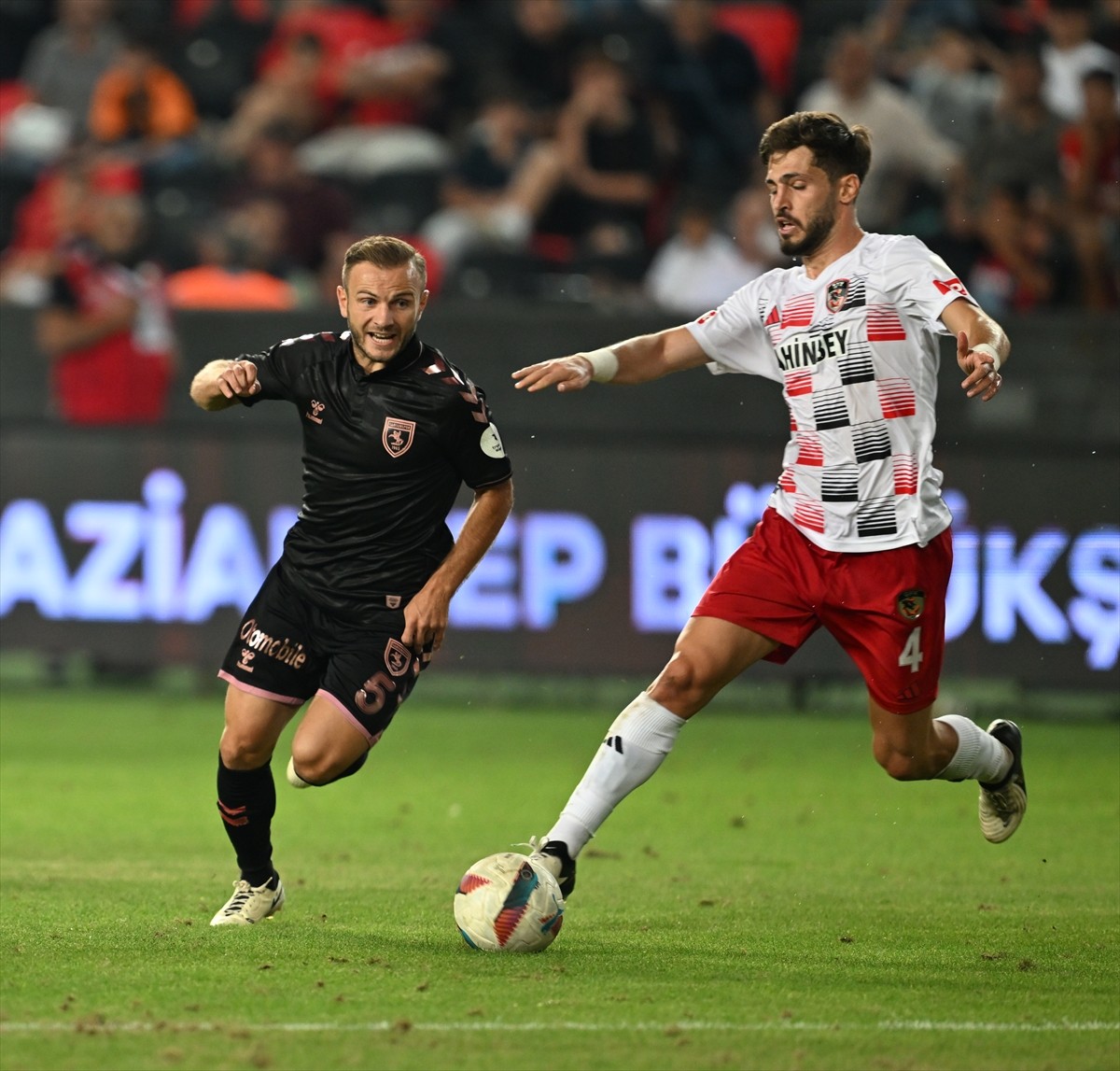 Trendyol Süper Lig’in 2. haftasında Gaziantep FK ile Samsunspor, Gaziantep Büyükşehir Stadı’nda...