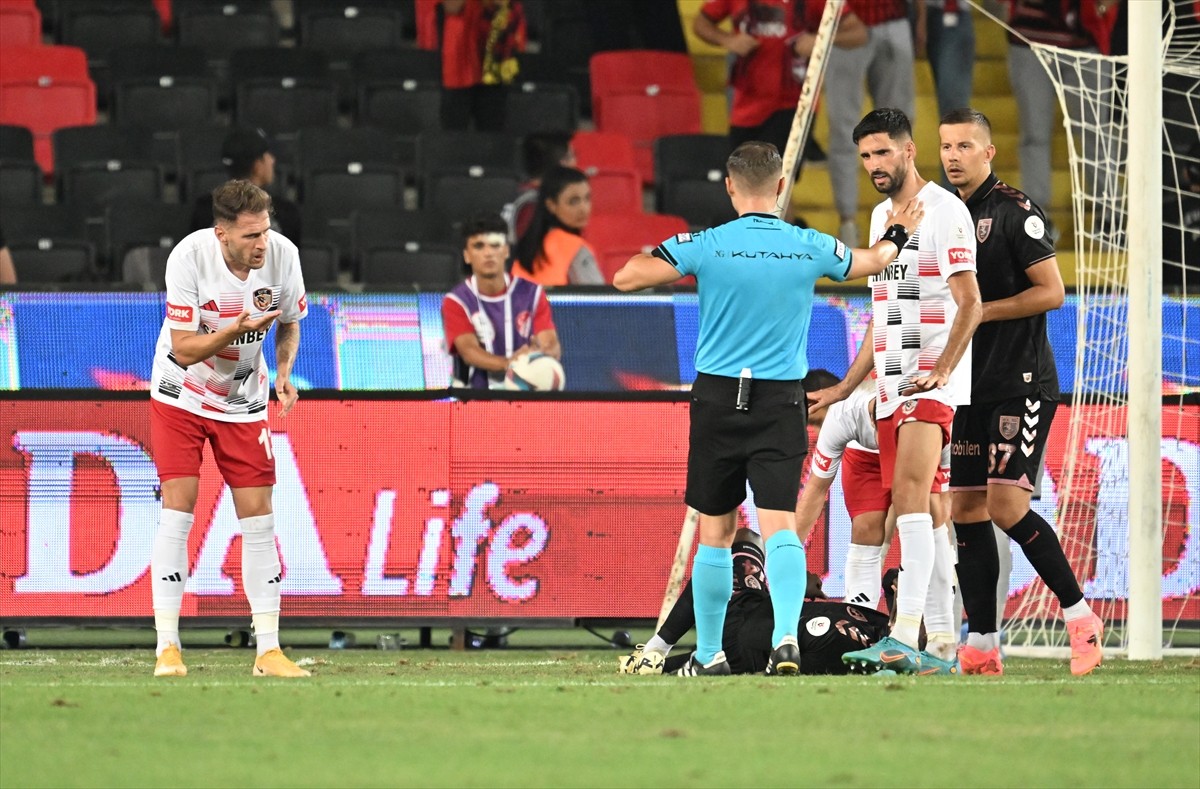 Trendyol Süper Lig’in 2. haftasında Gaziantep FK ile Samsunspor, Gaziantep Büyükşehir Stadı’nda...