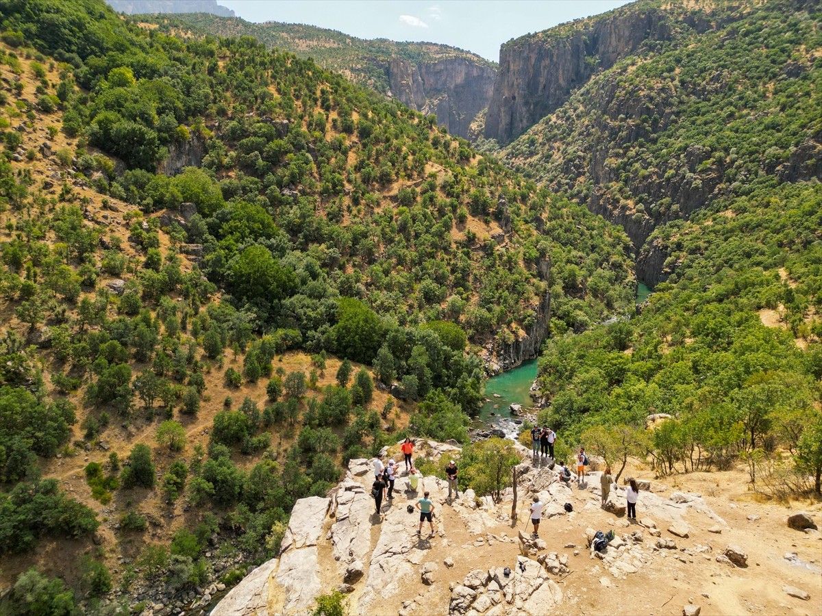 Van, Siirt ve Şırnak sınırları arasında bulunan Masiro Kanyonu, sıcak havada serinlemek...