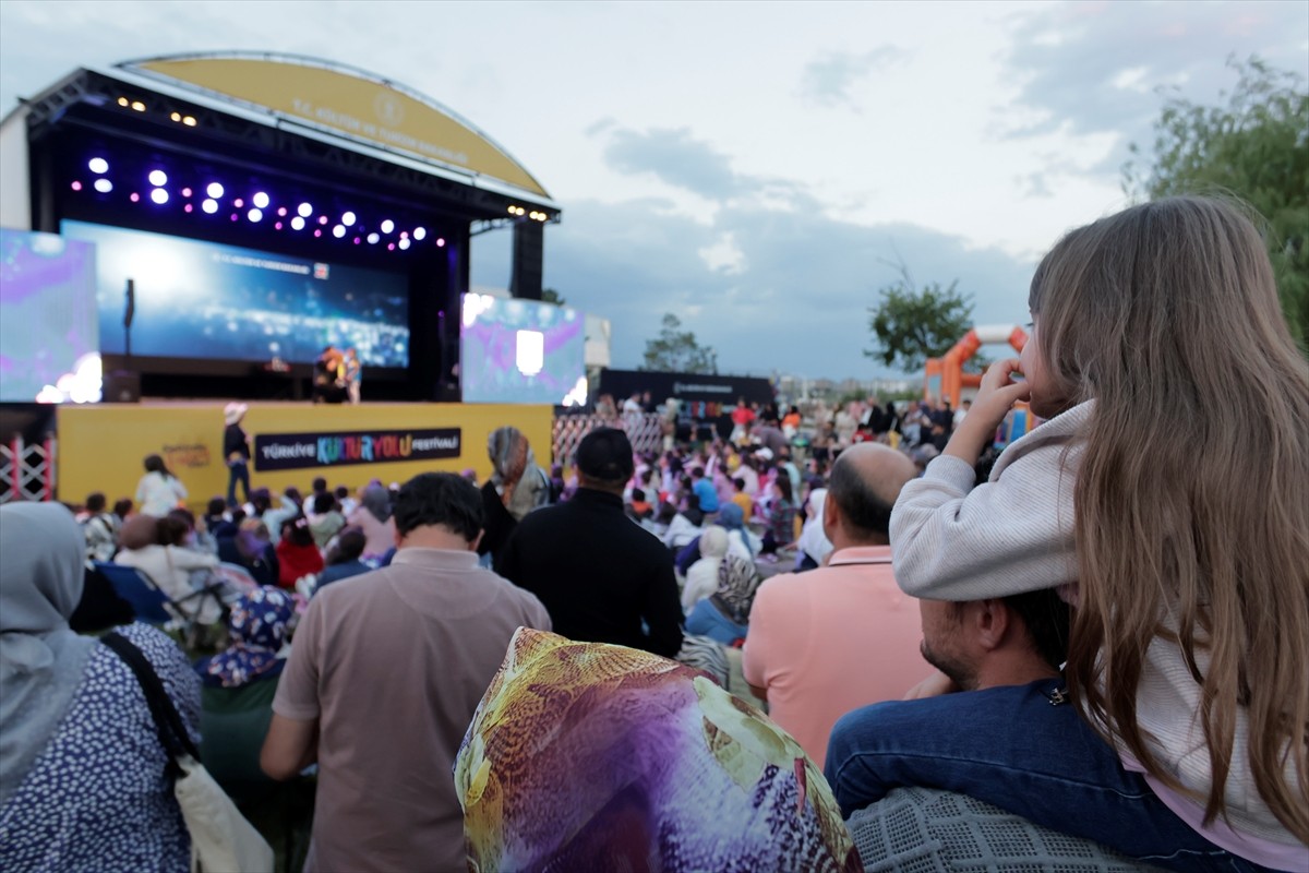 Kültür ve Turizm Bakanlığınca Türkiye Kültür Yolu Festivalleri kapsamında düzenlenen "Erzurum...