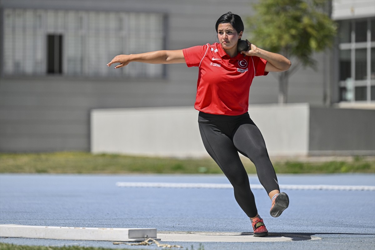 Paralimpik Oyunlar için kota alan özel sporcular, Paris 2024 hazırlıklarını madalya hedefiyle...