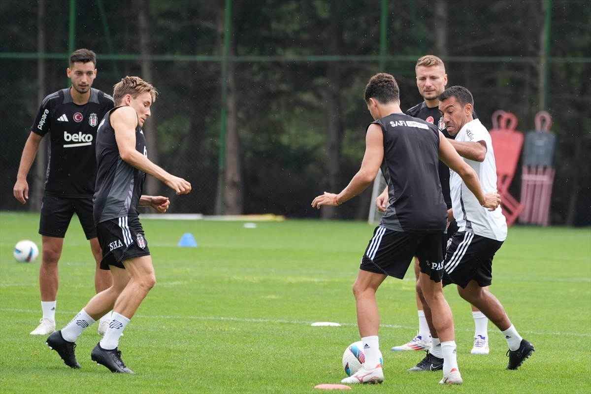 Beşiktaş, UEFA Avrupa Ligi play-off turunda yarın deplasmanda İsviçre'nin Lugano ekibiyle yapacağı...