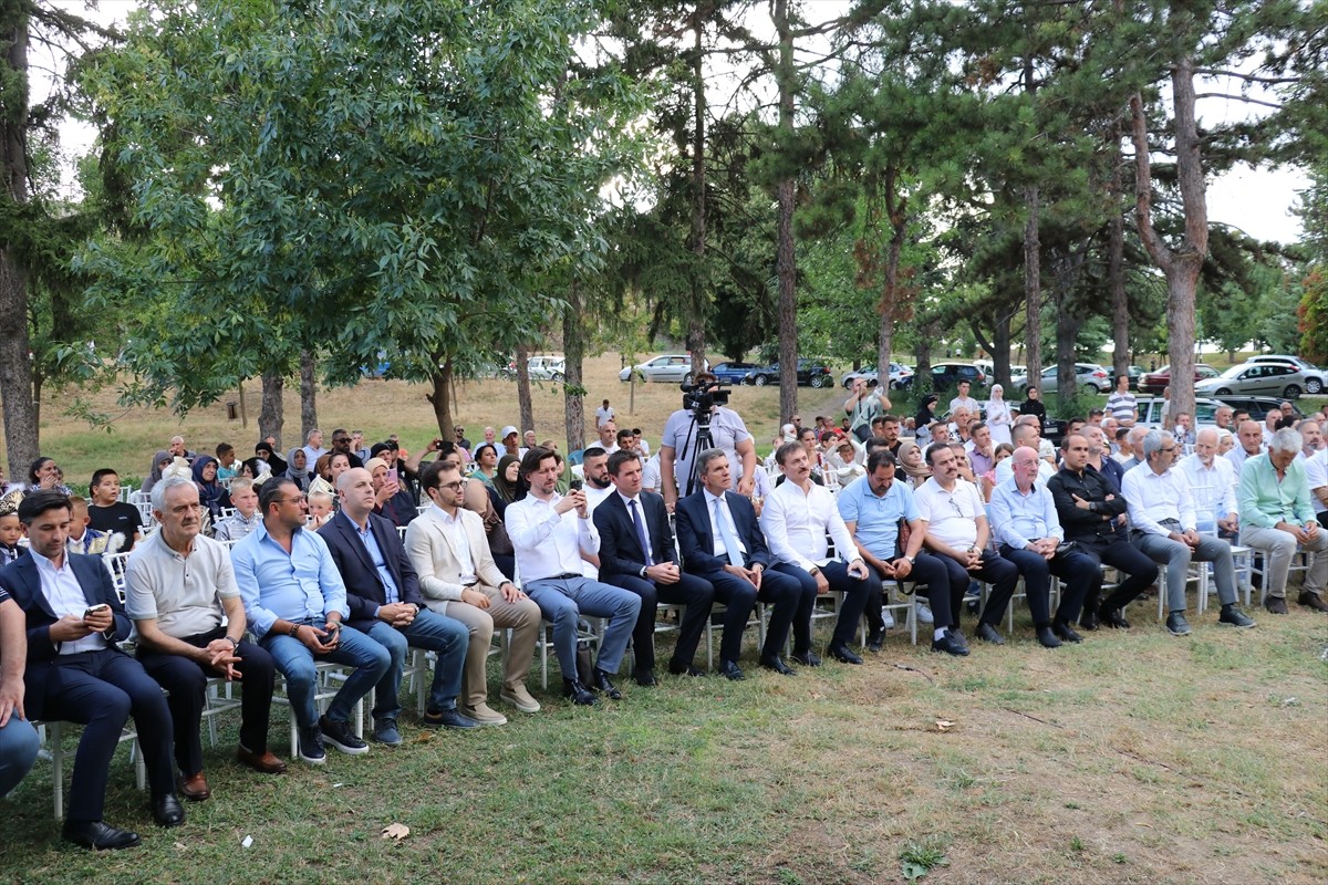 Kuzey Makedonya'nın başkenti Üsküp'te yetim ve ihtiyaç sahibi çocuklar için toplu sünnet şöleni...