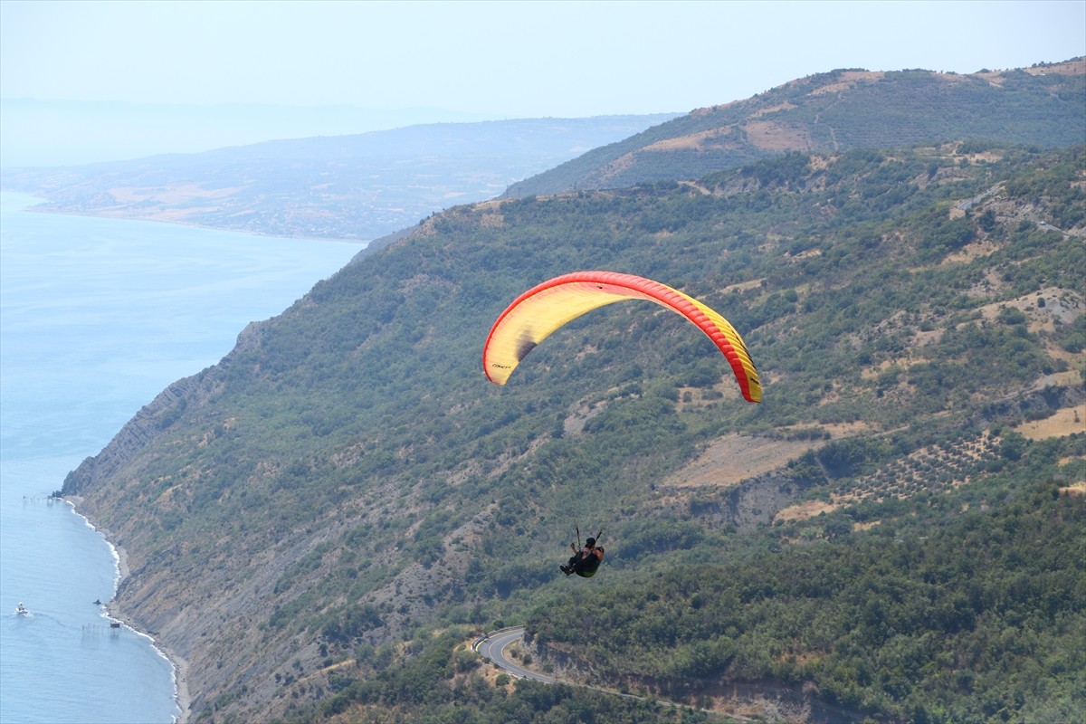 Tekirdağ'ın Şarköy ilçesindeki Uçmakdere Mahallesi; doğal güzellikleri, kamp alanları, yamaç...