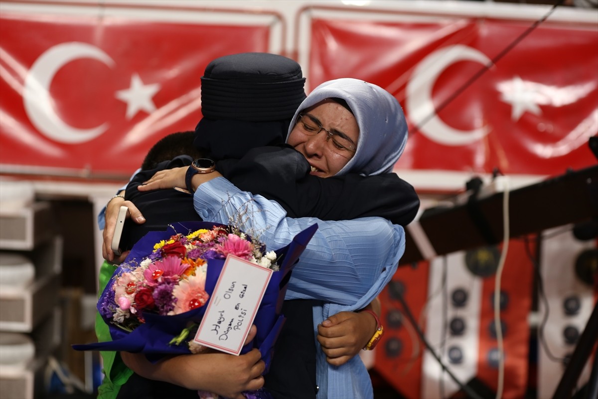 Aksaray Şehit Önder Güzel Polis Meslek Eğitim Merkezi'nde (POMEM) eğitimlerini tamamlayan 280...