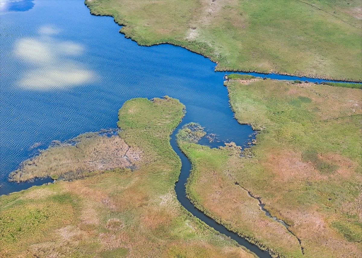 Samsun'un Terme ilçesinde bulunan ve Amazon Tabiat Parkı'nı da barındıran Gölardı Simenlik Gölü...