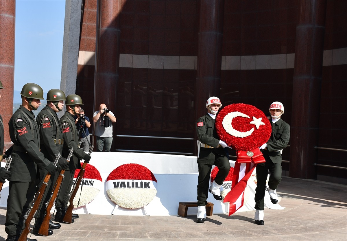 Türkiye Cumhuriyeti'nin 3. Cumhurbaşkanı Celal Bayar'ın vefatının 38. yılı dolayısıyla Bursa'nın...