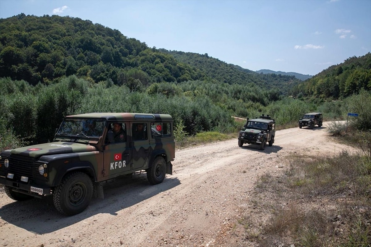 NATO'nun Kosova'daki Barış Gücü (KFOR) bünyesinde görevli Türk askerinin, Kosova ile Sırbistan...