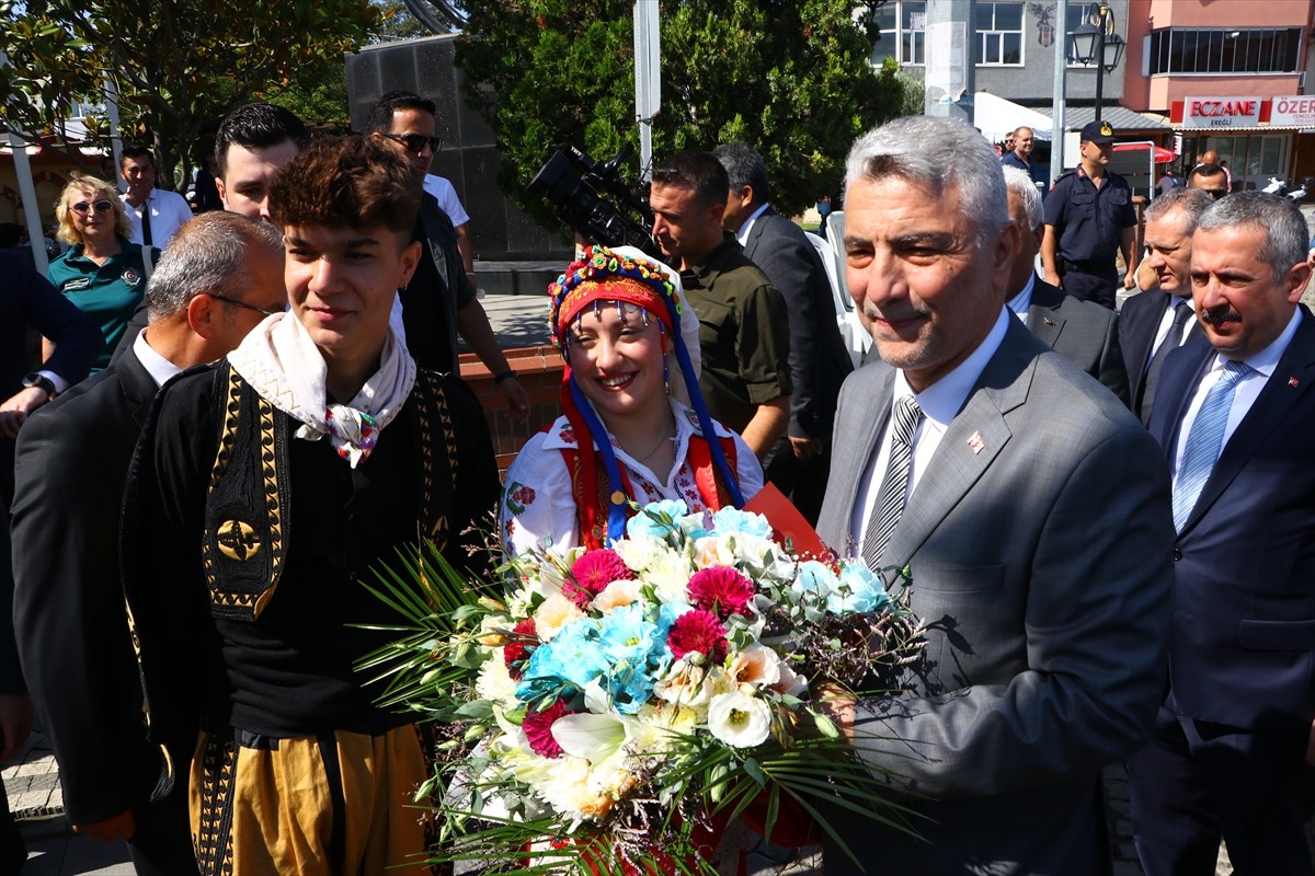 Ticaret Bakanı Ömer Bolat, Tekirdağ'da Marmaraereğlisi Gümrük Müdürlüğünün Cumhuriyet Meydanı'nda...