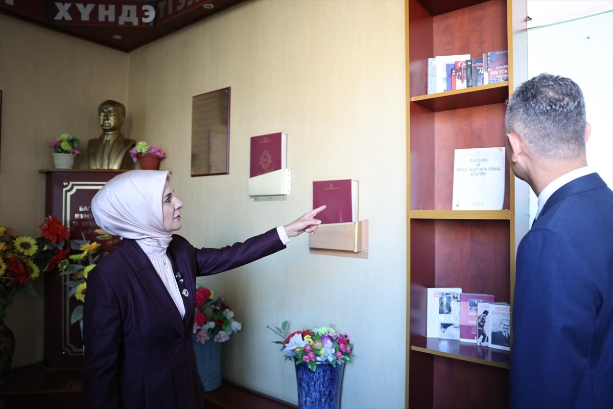 Aile ve Sosyal Hizmetler Bakanı Mahinur Özdemir Göktaş, Moğolistan'ın başkenti Ulanbator'daki...