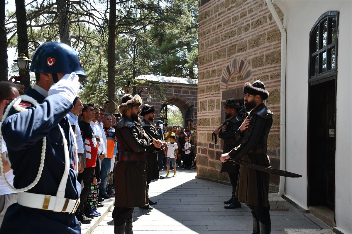 Bilecik'te Valilik öncülüğünde, Bilecik Motosiklet Derneğince "1299 Saygı Sürüşü"...