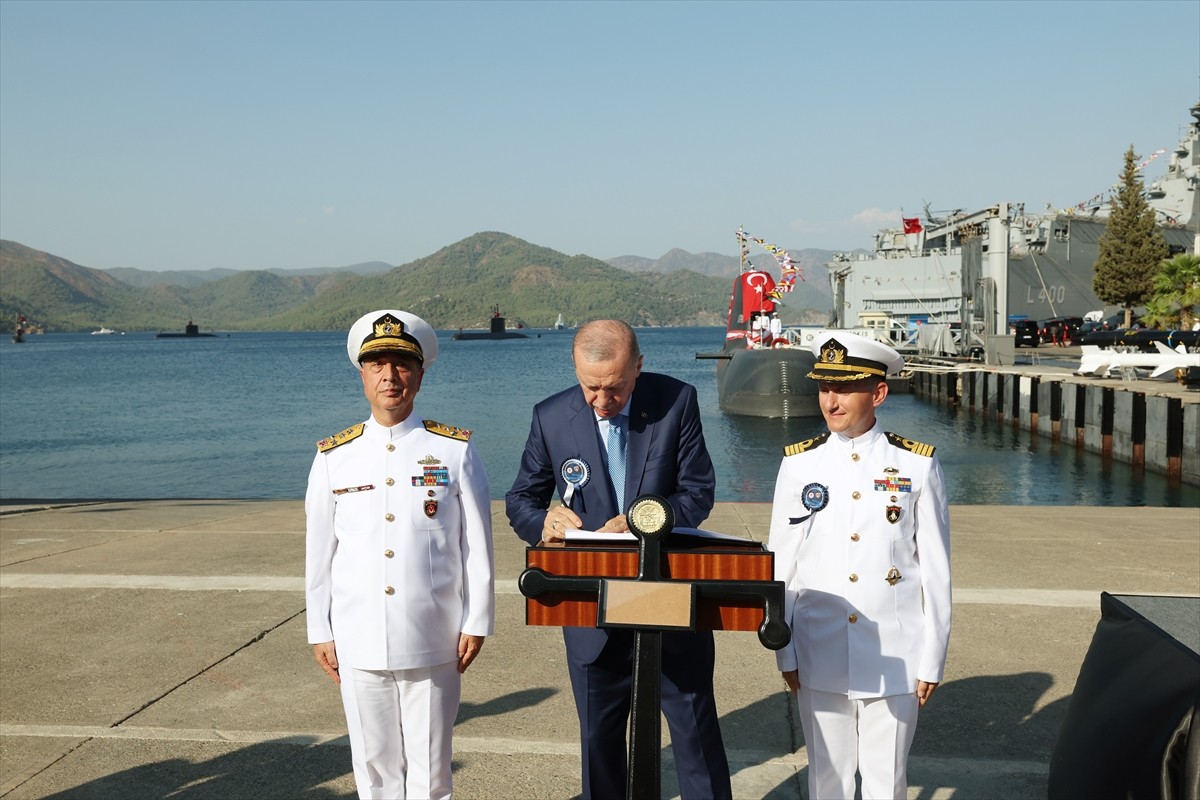 Cumhurbaşkanı Recep Tayyip Erdoğan, Muğla'nın Marmaris ilçesinde, Aksaz Tersanesi Komutanlığı...