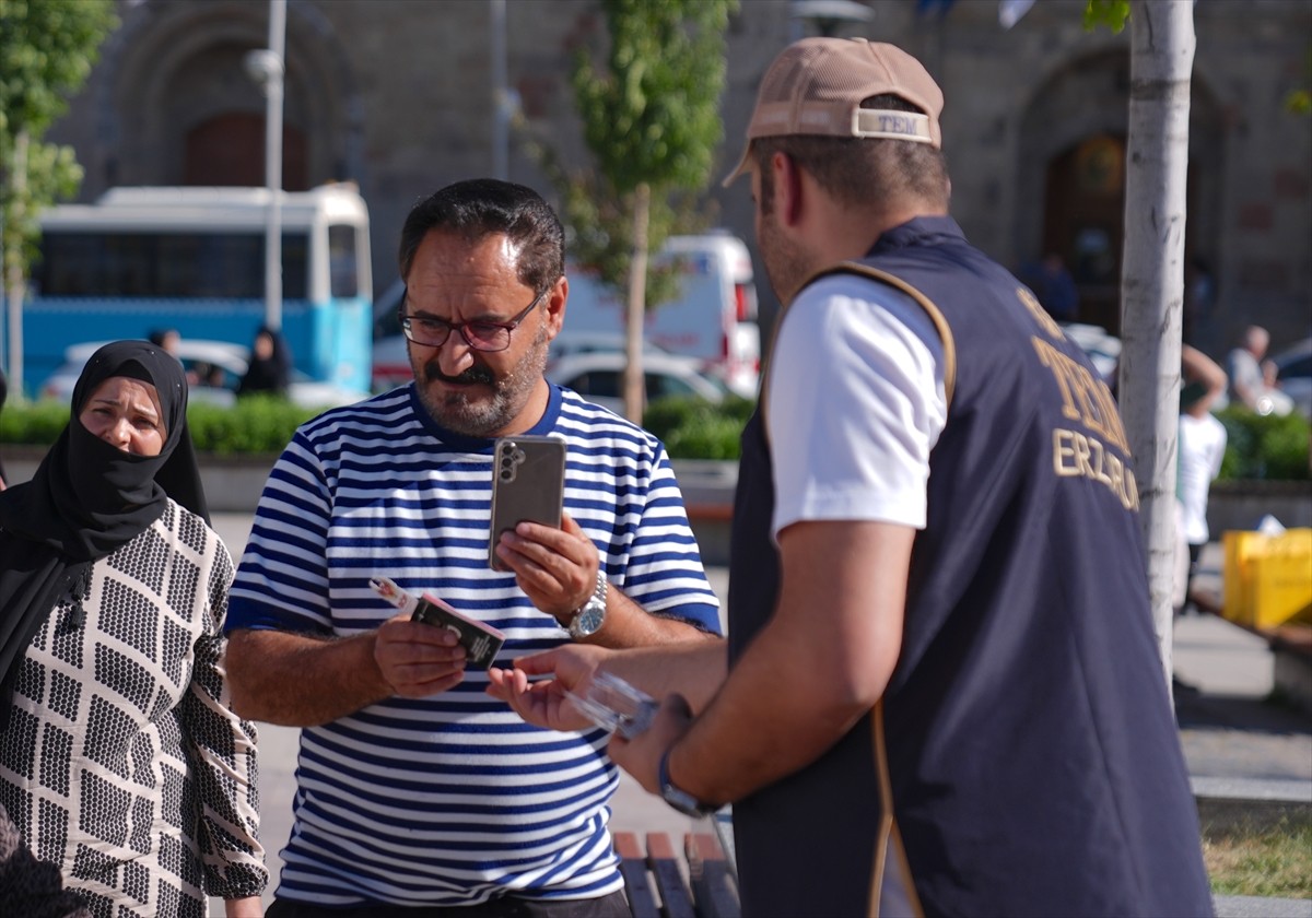 Kültür ve Turizm Bakanlığınca düzenlenen Erzurum Kültür Yolu Festivali kapsamında polisler, 20 bin...