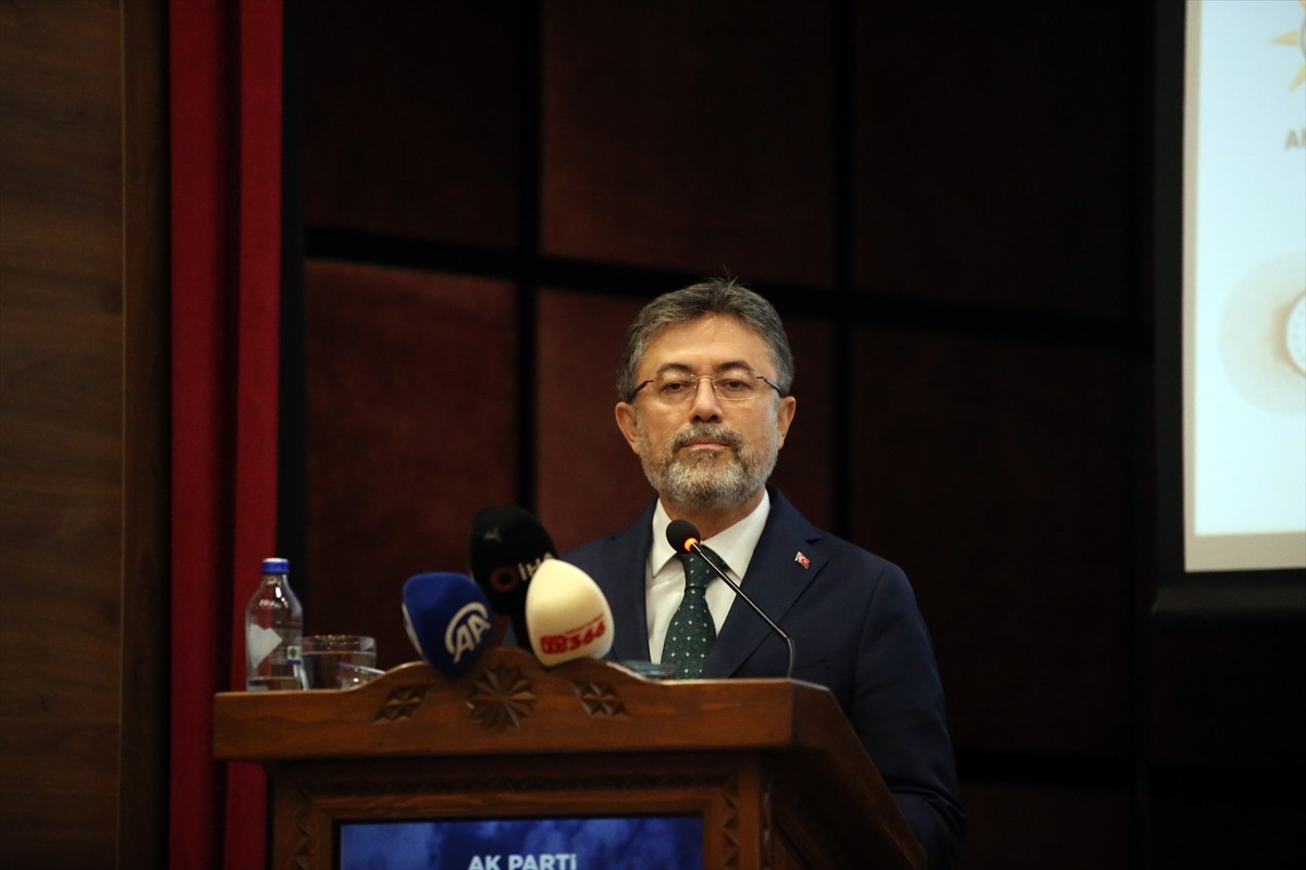 Tarım ve Orman Bakanı İbrahim Yumaklı, Kastamonu Halk Eğitimi Merkezi konferans salonunda...