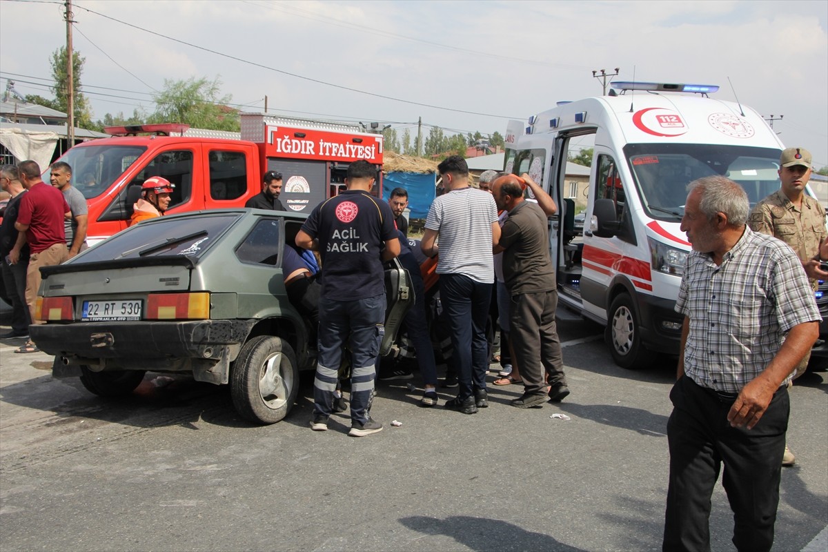 Iğdır'da Necmettin Altınsoy'un kullandığı 22 RT 530 plakalı otomobil, merkeze bağlı Yukarı Çarıklı...