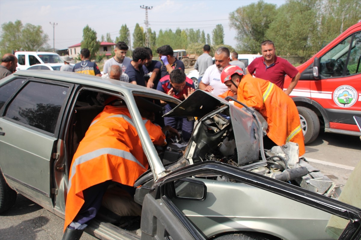 Iğdır'da Necmettin Altınsoy'un kullandığı 22 RT 530 plakalı otomobil, merkeze bağlı Yukarı Çarıklı...