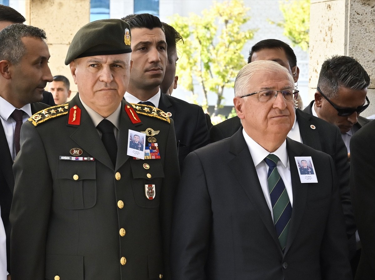 Eski Jandarma Genel Komutanı emekli Orgeneral Galip Mendi, Ankara'da düzenlenen törenle son...