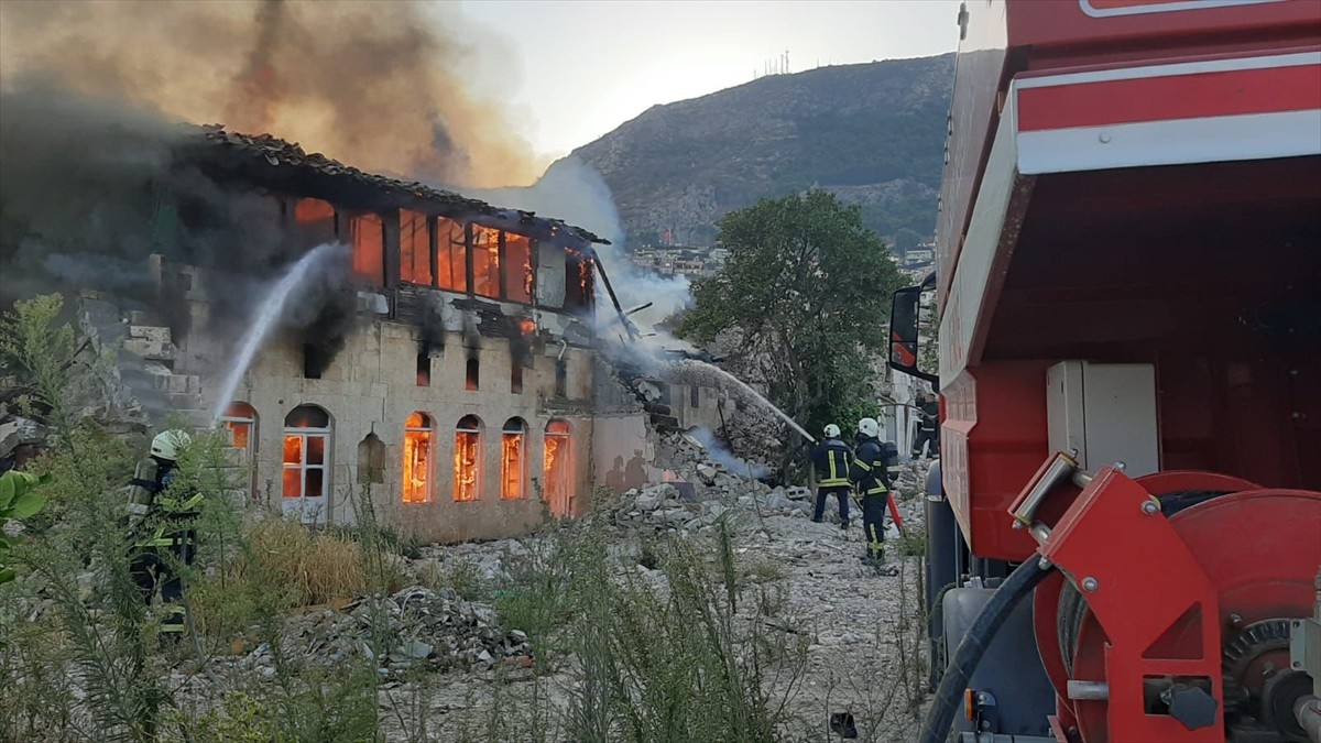 Hatay'ın merkez Antakya ilçesinde, 6 Şubat 2023'teki depremlerde ağır hasar alması nedeniyle...