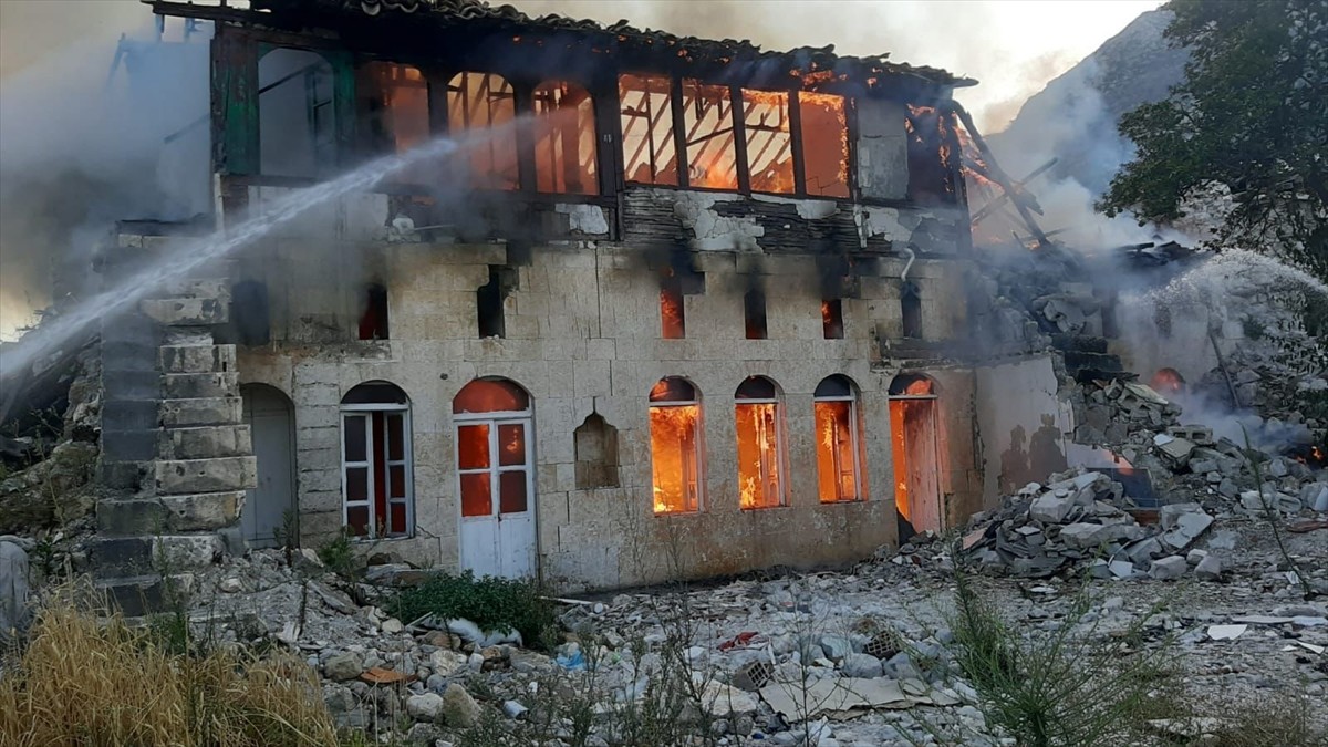 Hatay'ın merkez Antakya ilçesinde, 6 Şubat 2023'teki depremlerde ağır hasar alması nedeniyle...