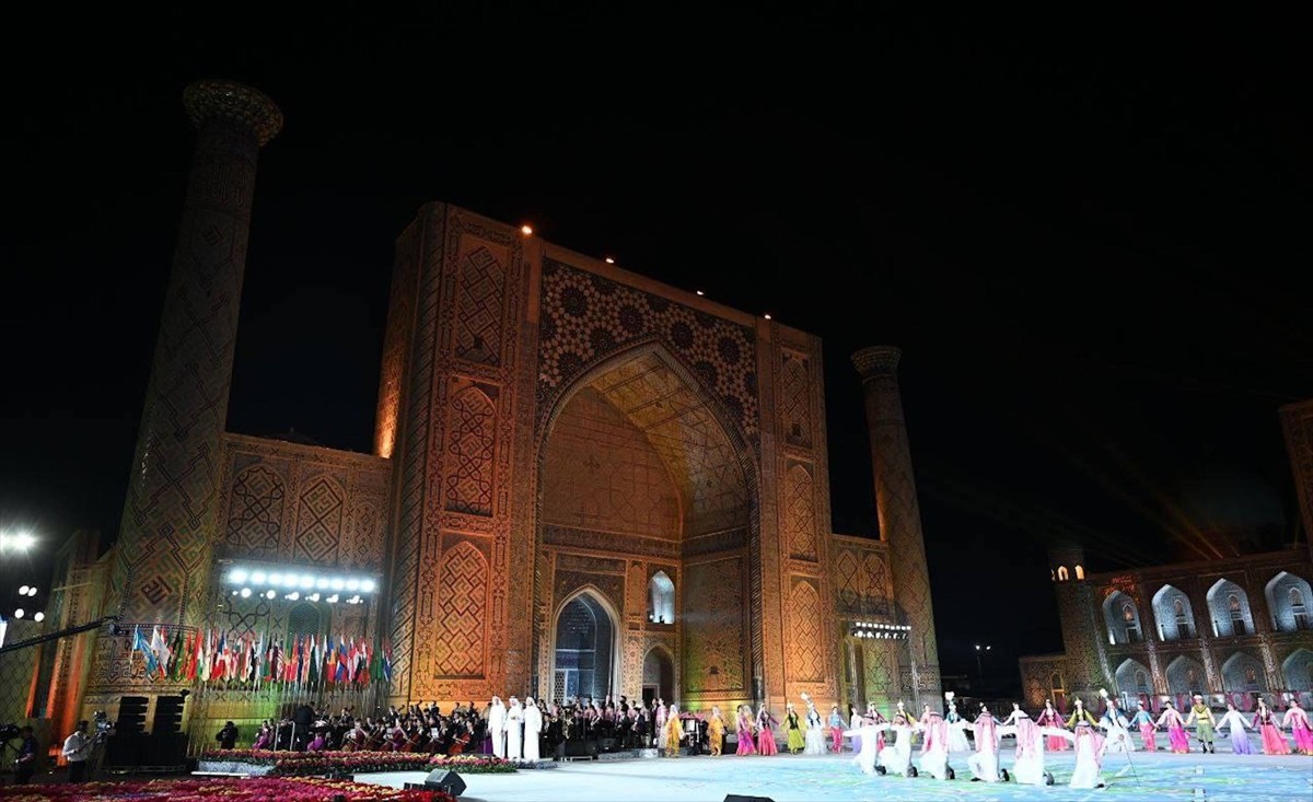 Özbekistan'ın tarihi Semerkant şehrinde, 13'üncü Uluslararası Şark Teraneleri Müzik Festivali...