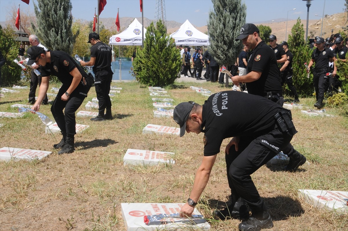 Şırnak'ın Cizre ilçesinde 26 Ağustos 2016'da Çevik Kuvvet Grup Amirliği binasına PKK'lı...