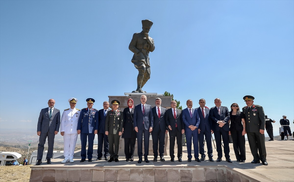 TBMM Başkanı Numan Kurtulmuş, Büyük Taarruz emrinin verildiği Kocatepe'deki Başkomutan Mustafa...